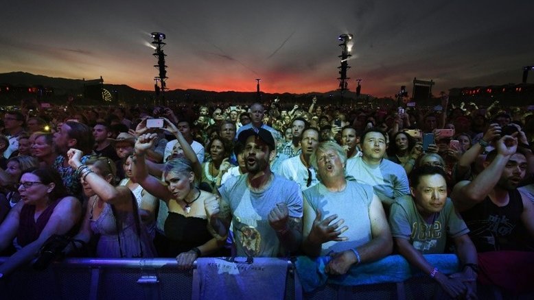Rihanna é convidada surpresa de McCartney em festival