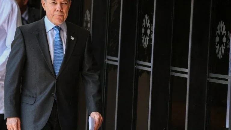 Descartados metástase e tumor após exames de presidente colombiano