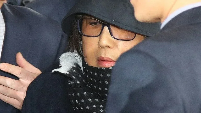 Crise política na Coreia do Sul após detenção de amiga da presidente