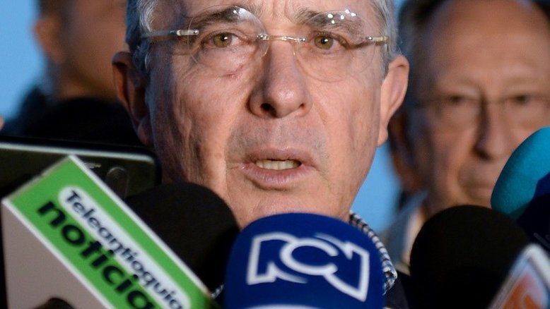 Oposição colombiana rejeita novo acordo de paz e pede reunião com as Farc