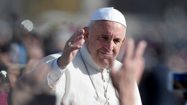 Papa autoriza em caráter definitivo que padres perdoem o aborto