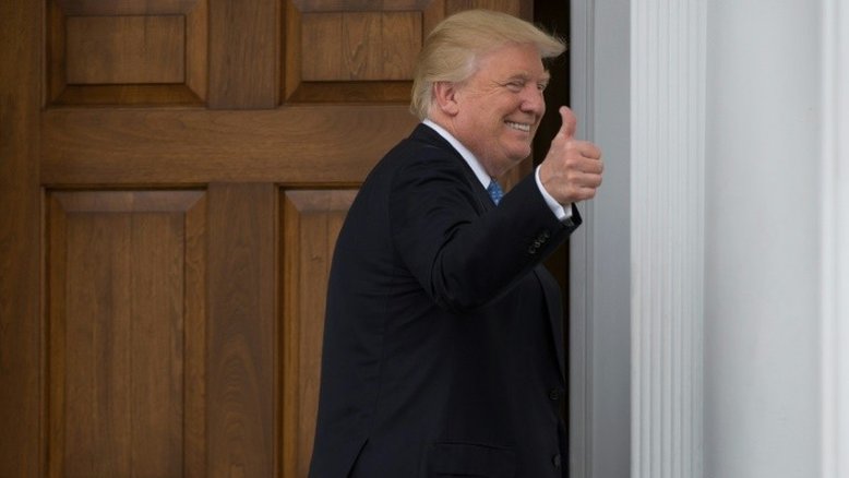 Trump se distancia do movimento de ultradireita que o apoia