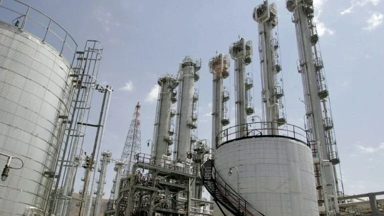Irã envia 11 toneladas de água pesada a Omã como parte de acordo nuclear