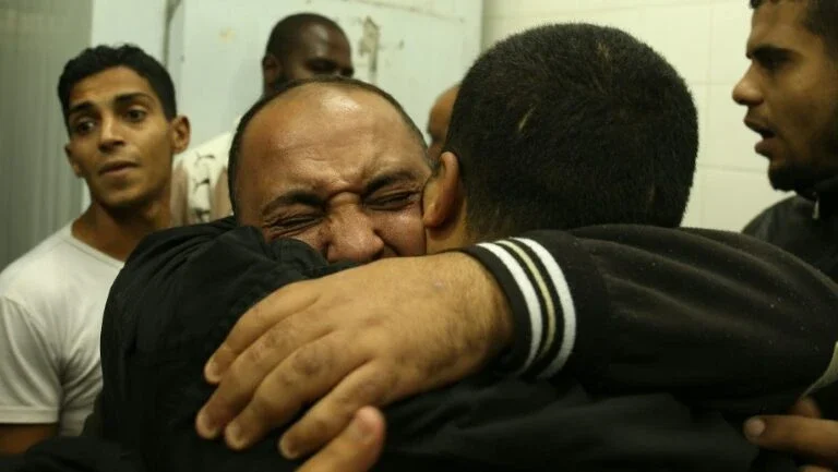 Palestino morre em choque com tropas israelenses