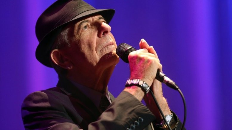 Mundo da música de luto pela morte do poeta e compositor Leonard Cohen