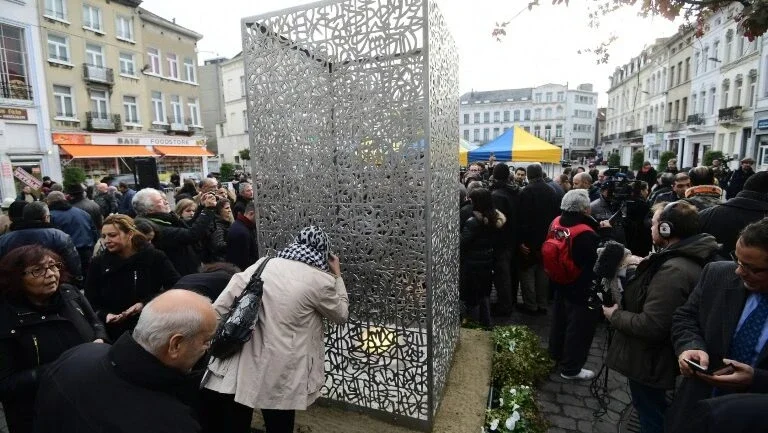 Molenbeek luta para limpar sua imagem um ano após os atentados de Paris