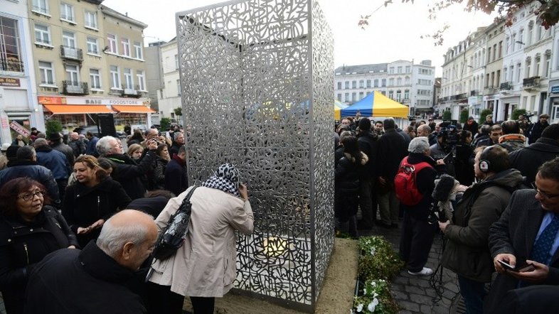 Molenbeek luta para limpar sua imagem um ano após os atentados de Paris
