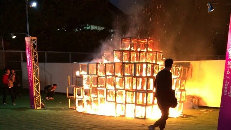 Criança morre queimada em festival de arte no Japão