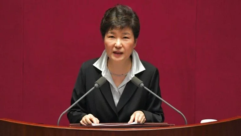 Presidente sul-coreana aceita investigação sobre escândalo