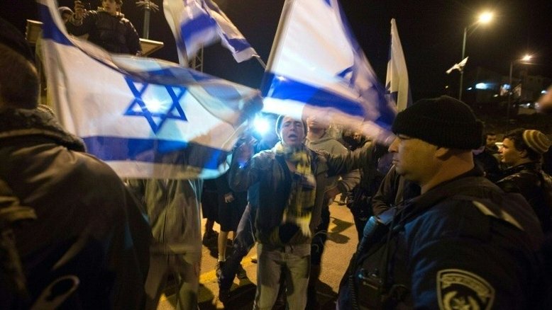 Adolescente palestino é condenado à prisão perpétua por matar israelense