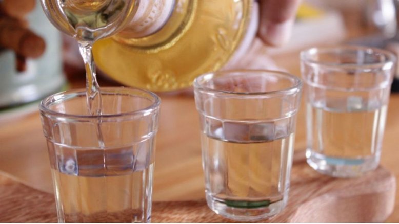 Homem morre após ser desafiado a tomar 1,2 litro de cachaça