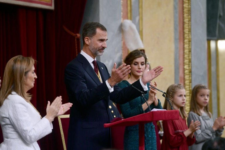 Rei da Espanha pede a políticos que acabem com a corrupção