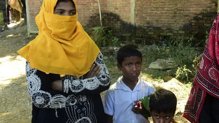 Bangladesh expulsará dezenas de rohingyas para Mianmar