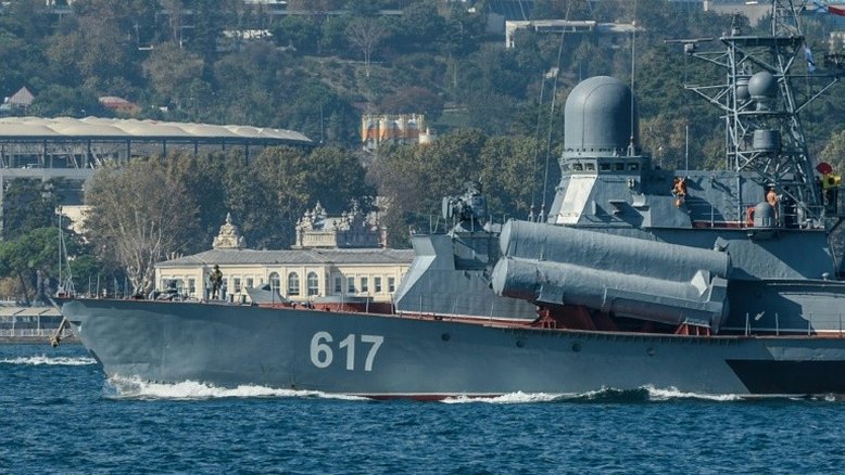 Porta-aviões russo "Amiral Kuznetsov" chega ao litoral sírio