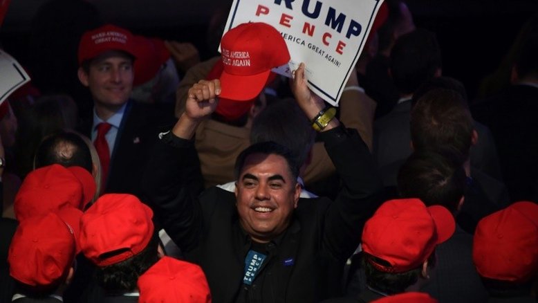 Euforia e surpresa nas sedes de Trump e Hillary
