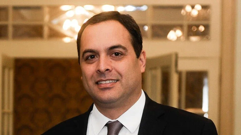 Paulo Câmara (PSB) toma posse de segundo mandato com governador de Pernambuco