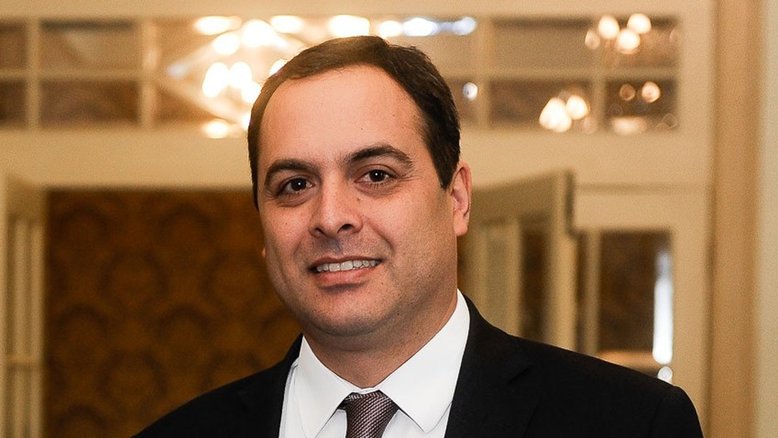 Paulo Câmara (PSB) toma posse de segundo mandato com governador de Pernambuco