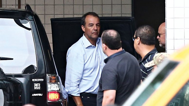 DETIDO O ex-governador Sérgio Cabral chega ao IML para ser submetido a exame de corpo delito na quinta-feira 17