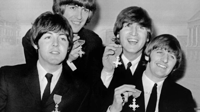 Morre aos 86 anos o primeiro agente e descobridor dos Beatles