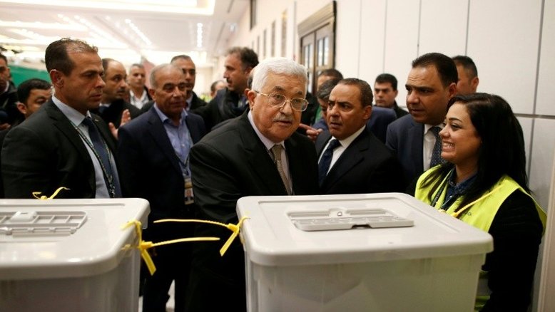 Fatah elege órgãos de governo em meio a especulações sobre sucessão de Abbas