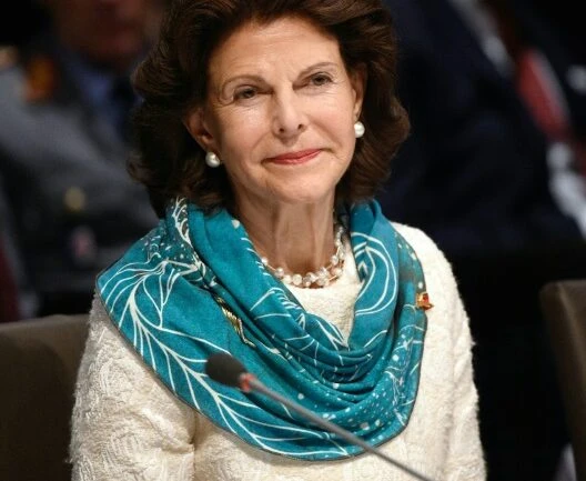Rainha Silvia da Suécia é hospitalizada por 