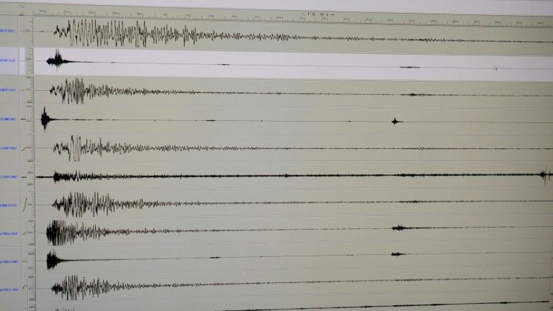 Forte sismo de magnitude 6,9 volta a sacudir as ilhas Salomão (USGS)