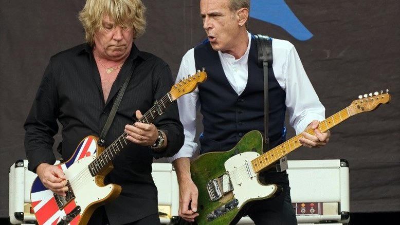Morre Rick Parfitt, guitarrista da banda Status Quo