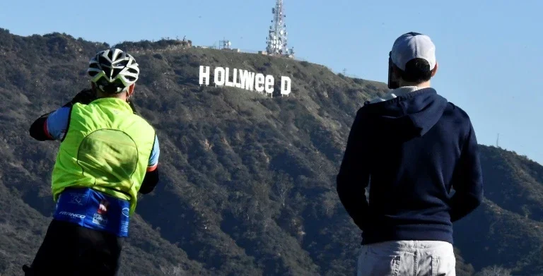 Brincadeira transforma letreiro icônico de Hollywood em 