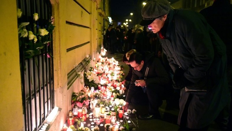 Hungria homenageia vítimas de acidente rodoviário na Itália