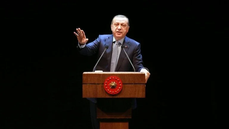 Erdogan visita a África para falar sobre doutrinador Gülen