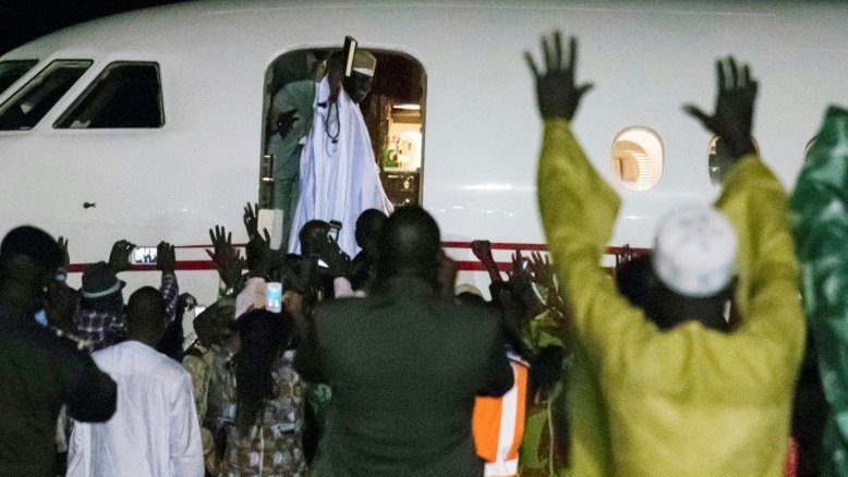 Gâmbia espera seu novo presidente após partida de Jammeh