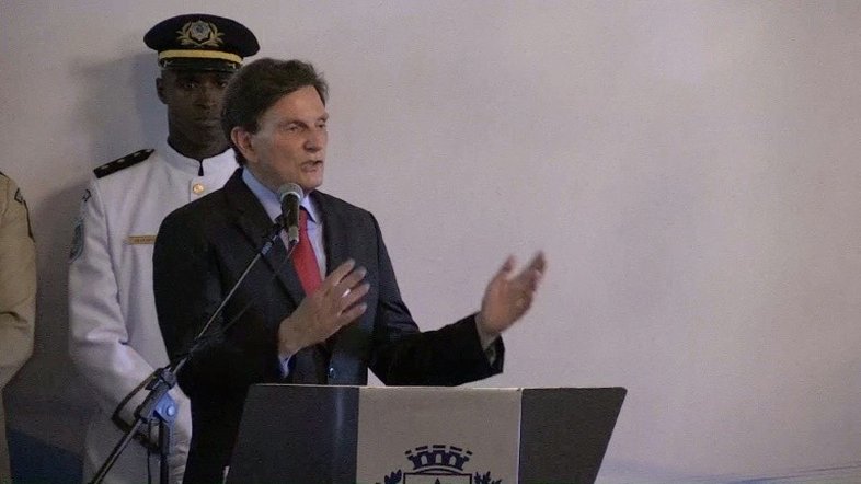 Vereadores analisam nesta quinta pedidos de impeachment de Crivella