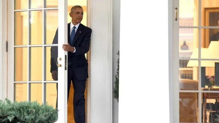 Presidente Barack Obama deixou Salão Oval, símbolo do poder dos EUA