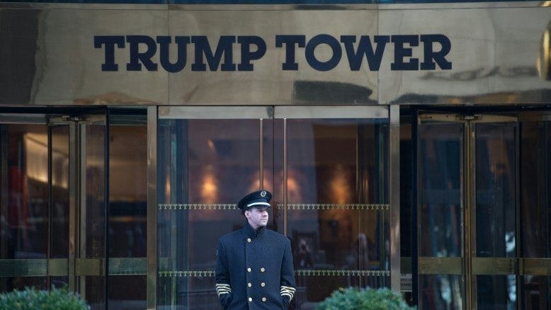 ONG processa Trump por violar Constituição com seus negócios