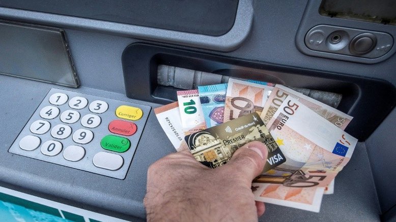 RJ: Criminosos usavam câmeras para filmar senhas em caixas eletrônicos