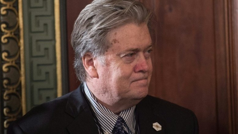 Imprensa americana 'é de oposição' e deve 'calar a boca', diz Bannon