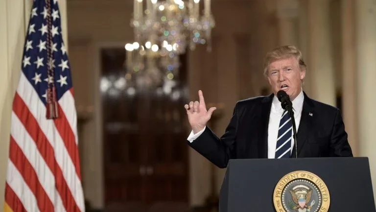 Trump adverte o Irã e fala de acordo nuclear 