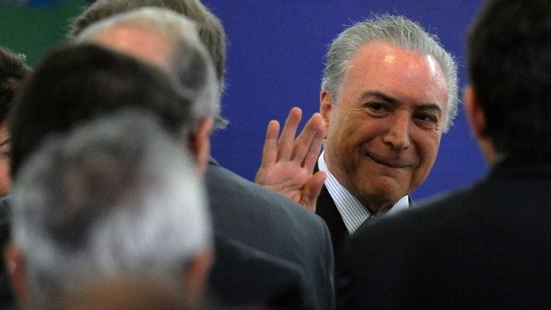 Temer se blinda antes que exploda a bomba da Odebrecht