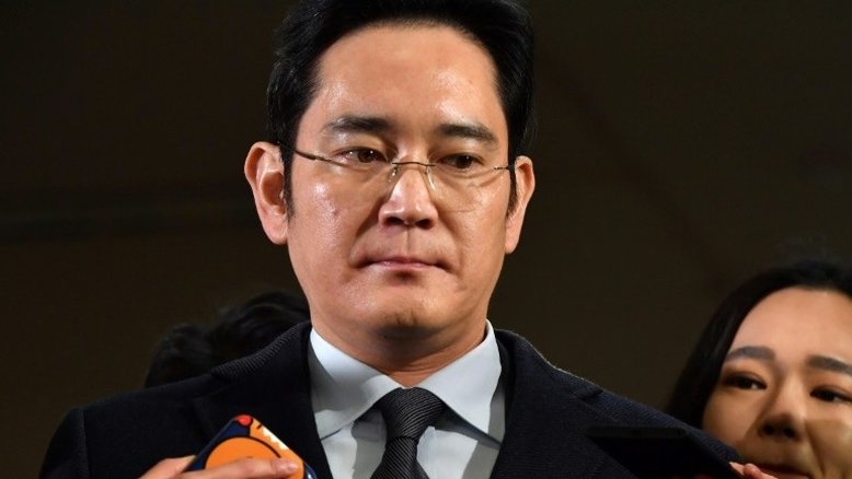 Herdeiro da Samsung é preso em investigação sobre corrupção na Coreia do Sul