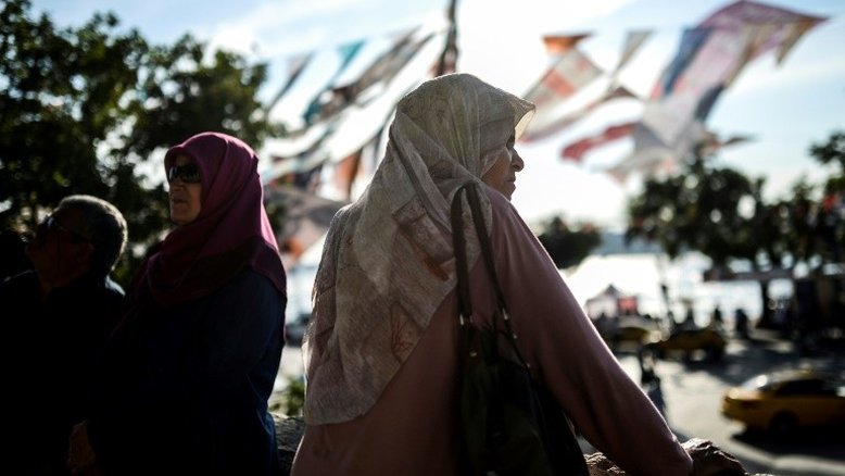 Turquia elimina proibição do véu islâmico nas Forças Armadas