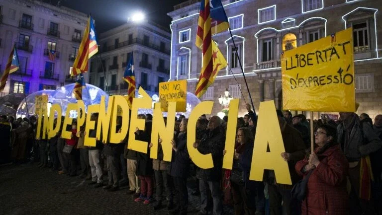 Tribunal espanhol confirma ilegalidade de referendo na Catalunha