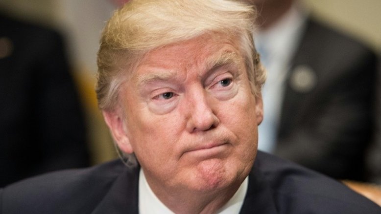 O decreto migratório de Trump: um quebra-cabeças jurídico