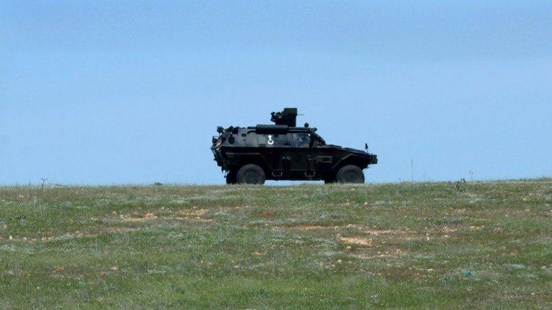 Explosão de carro-bomba deixa um morto e 17 feridos no sudeste da Turquia