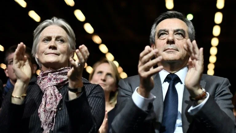 Extrema-direita francesa quer que Fillon que se retire da disputa presidencial