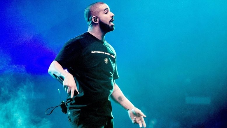 Drake choca a internet ao falar de sua mansão de 46 mil m²