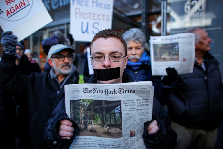 Manifestação em Nova York apoia imprensa frente a Trump
