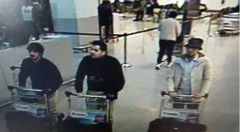 Americano de 14 anos reconhece ataque a sistema de informática do aeroporto de Bruxelas após atentados