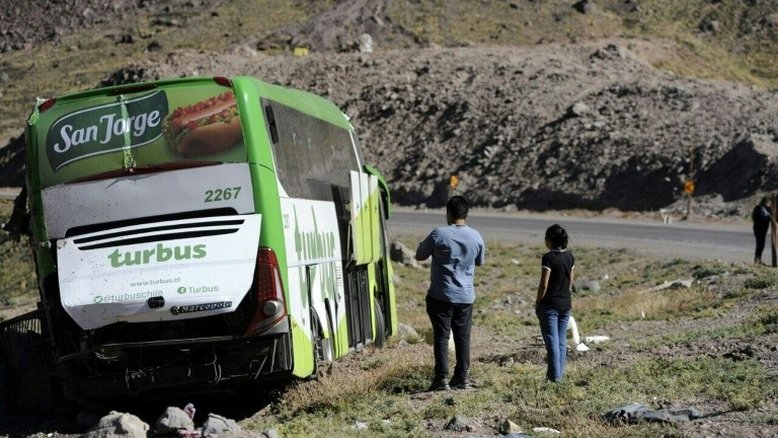 Acidente com ônibus na Argentina deixa 19 mortos