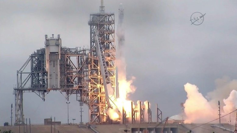 Foguete da SpaceX é lançado de histórica plataforma da Nasa