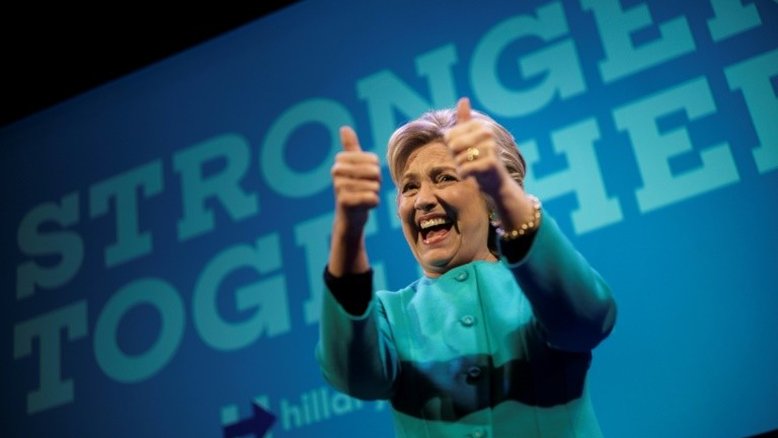 Hillary Clinton escreve livro de ensaios